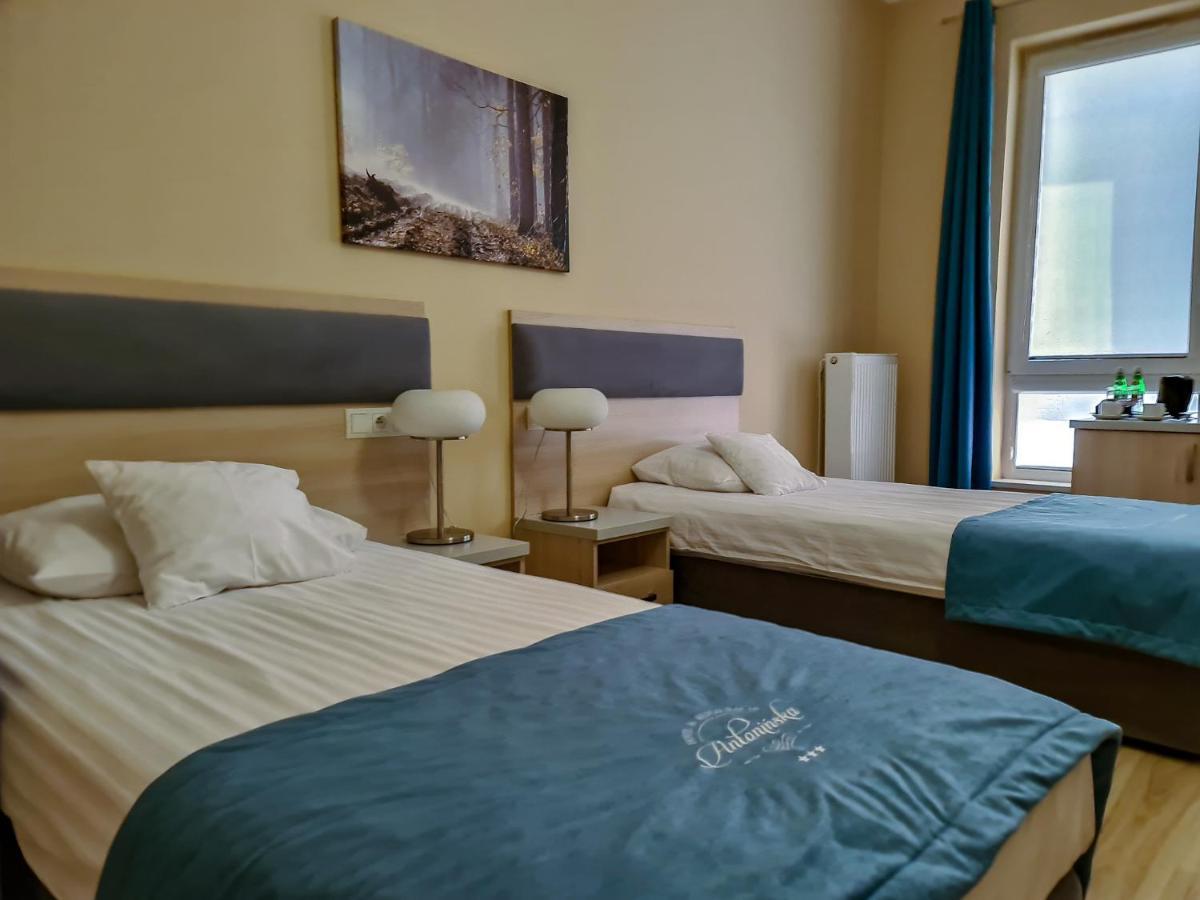 Antonińska Hotel&Apartamenty Leszno  Bagian luar foto