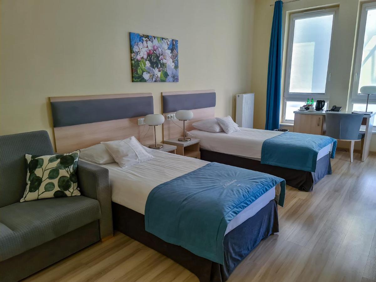 Antonińska Hotel&Apartamenty Leszno  Bagian luar foto