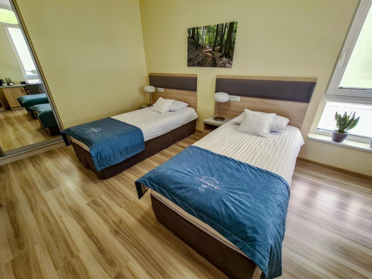 Antonińska Hotel&Apartamenty Leszno  Bagian luar foto