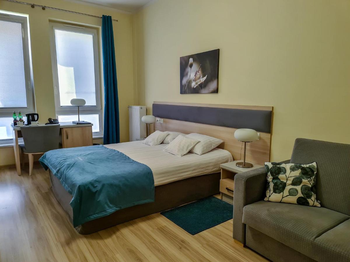 Antonińska Hotel&Apartamenty Leszno  Bagian luar foto