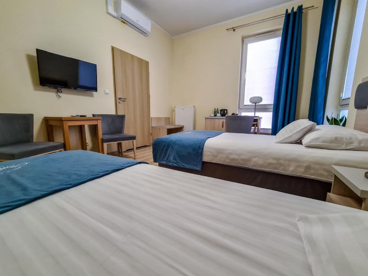 Antonińska Hotel&Apartamenty Leszno  Bagian luar foto