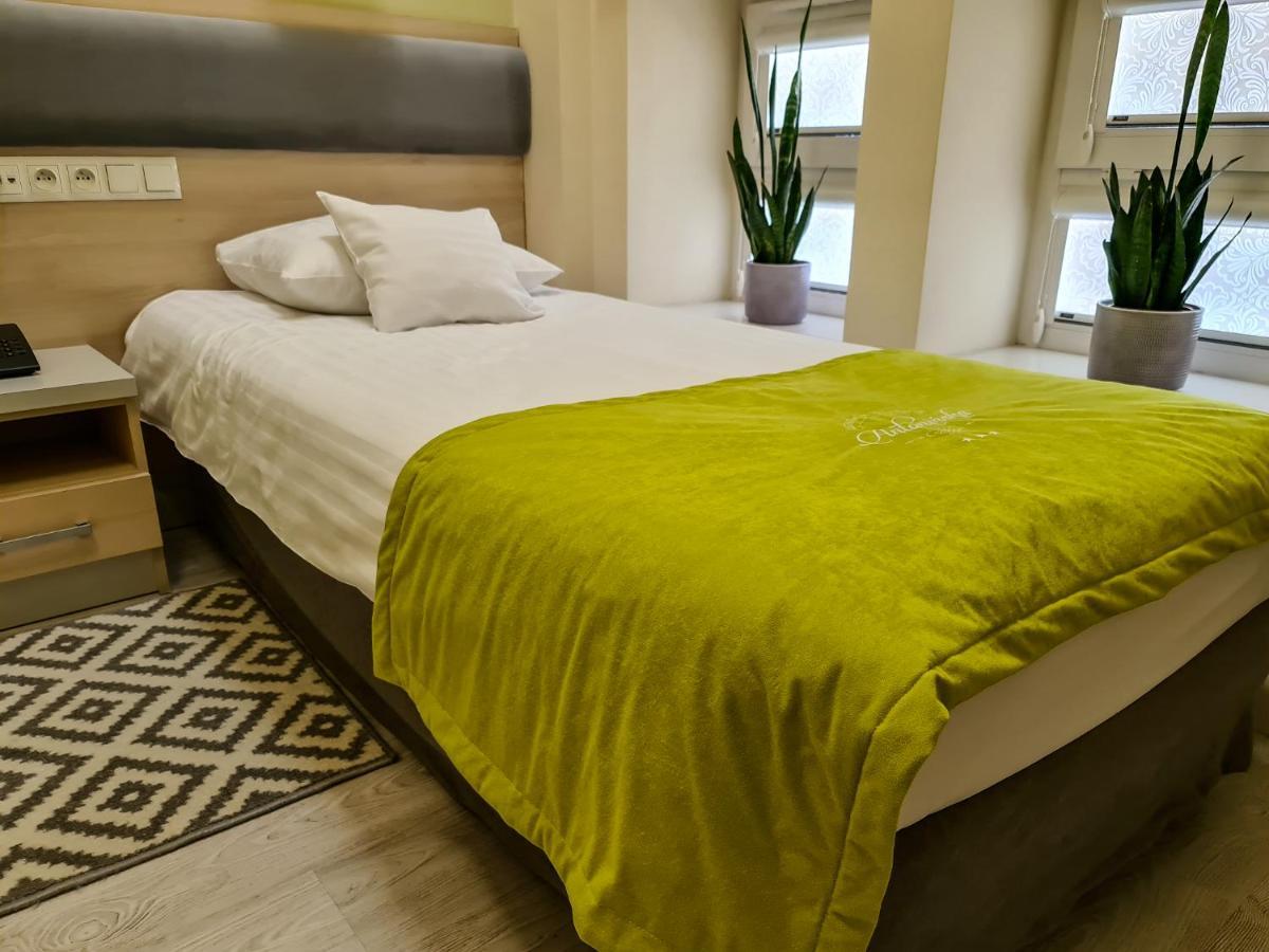 Antonińska Hotel&Apartamenty Leszno  Bagian luar foto