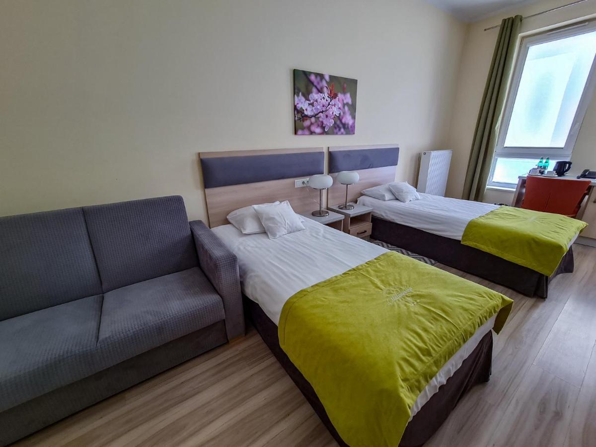 Antonińska Hotel&Apartamenty Leszno  Bagian luar foto