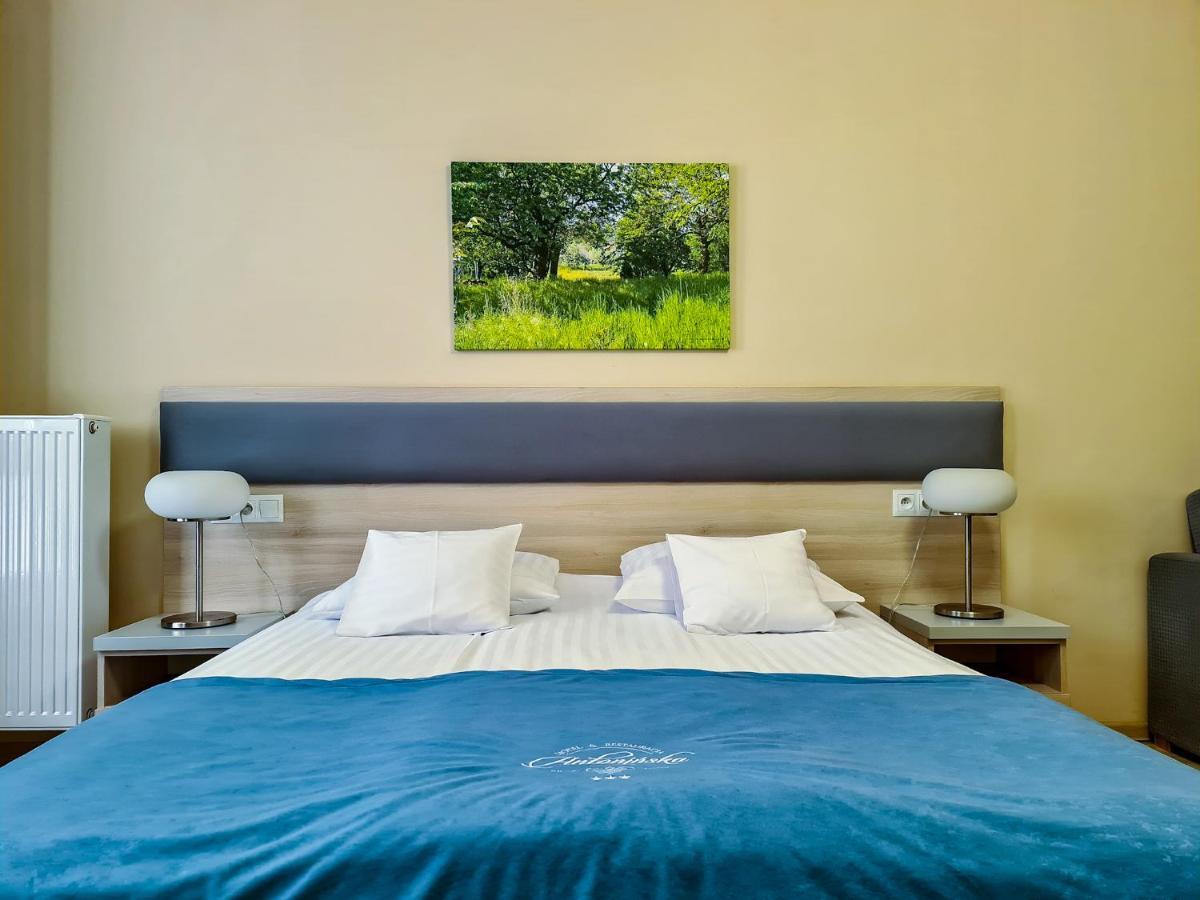 Antonińska Hotel&Apartamenty Leszno  Bagian luar foto