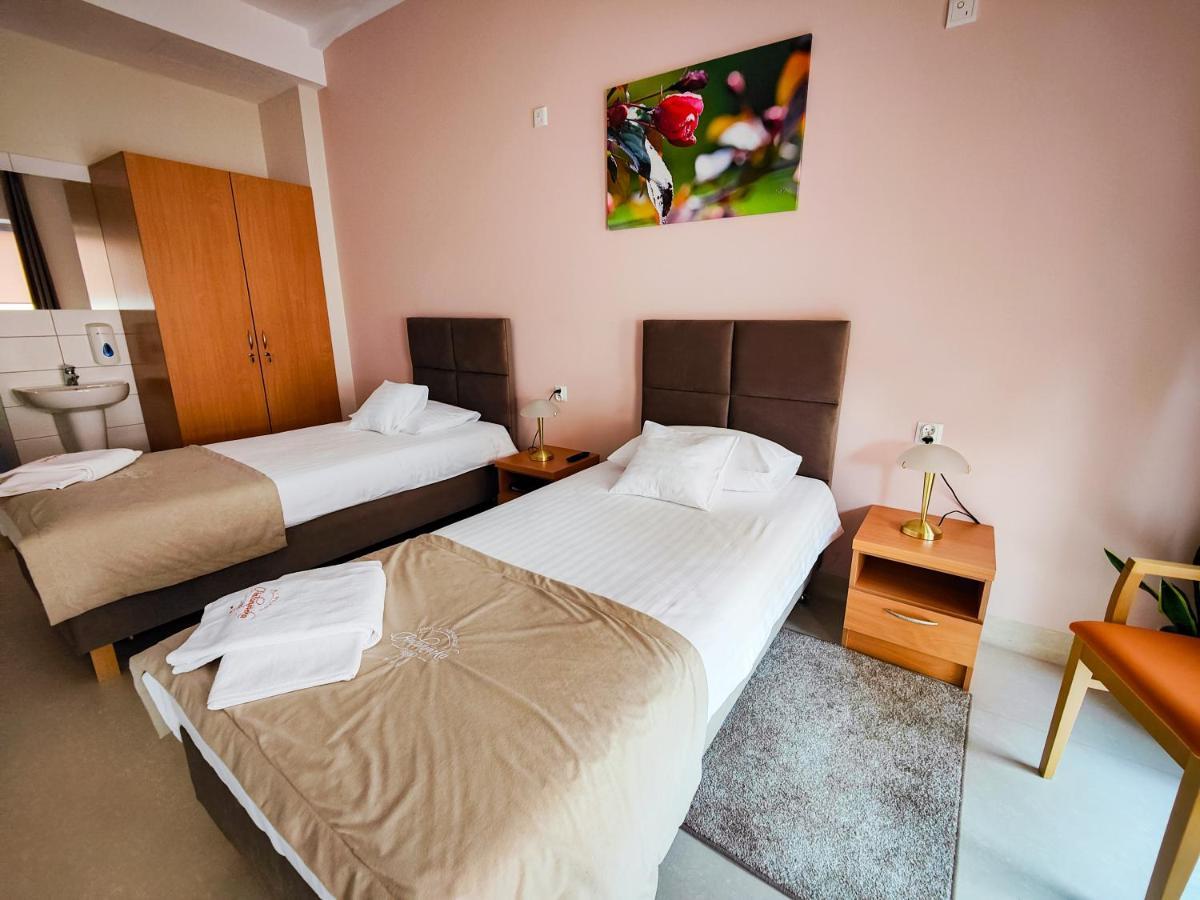 Antonińska Hotel&Apartamenty Leszno  Bagian luar foto