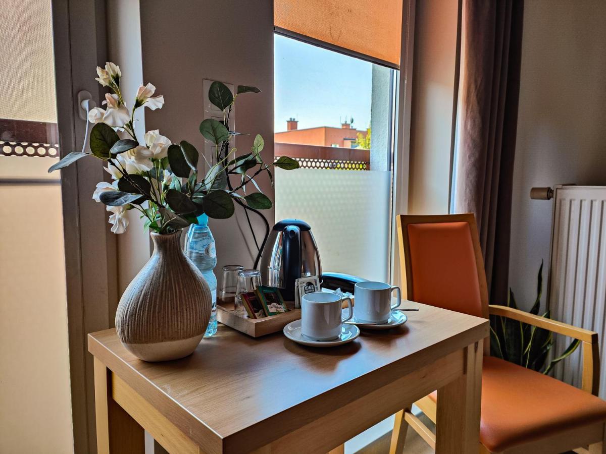 Antonińska Hotel&Apartamenty Leszno  Bagian luar foto