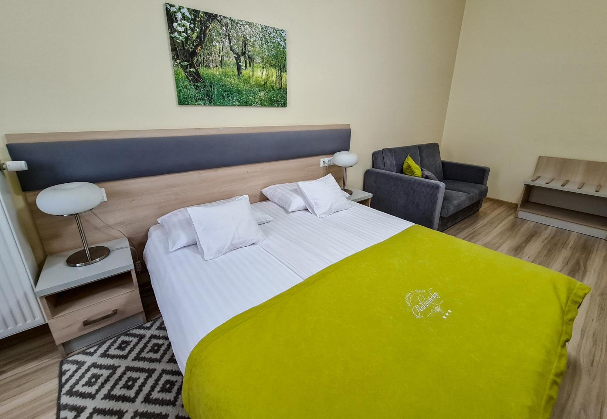 Antonińska Hotel&Apartamenty Leszno  Bagian luar foto